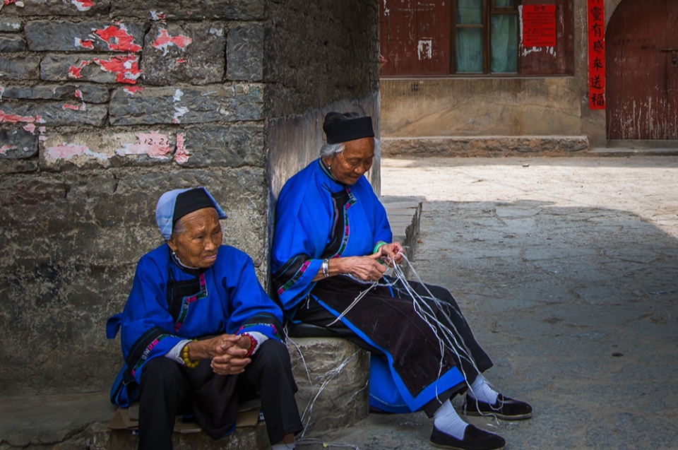 大明遗留的子民贵州屯堡人的生活还保持着600年前明朝风格