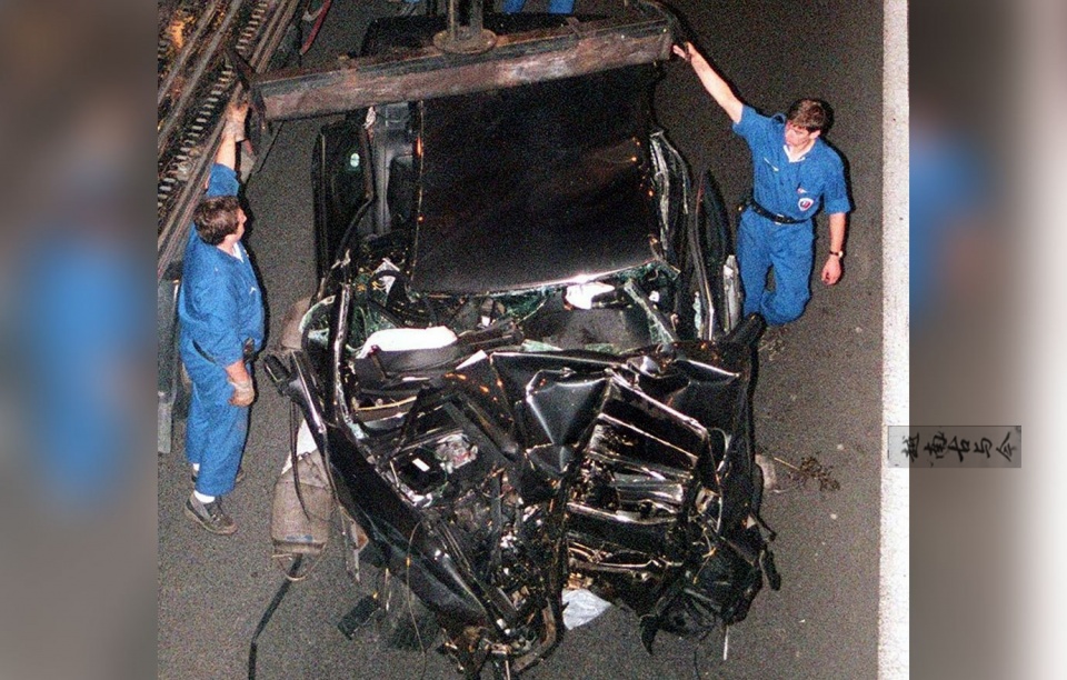 1997年戴安娜王妃车祸发生全过程一代女神惨死巴黎街头