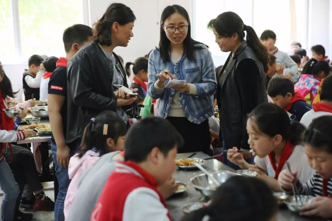 望亭中心小学食堂请你不要再散发魅力了