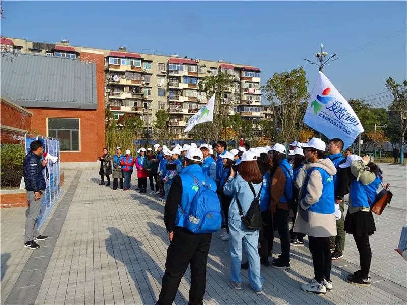 湖變身海綿化雨洪公園 環保志願者近距離感受水生態文明建設成果_武漢