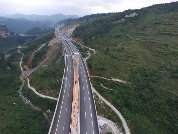 毕节南环高速公路图片