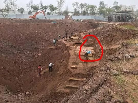震撼自贡一工地挖出古墓群初步判断为明代家族墓葬