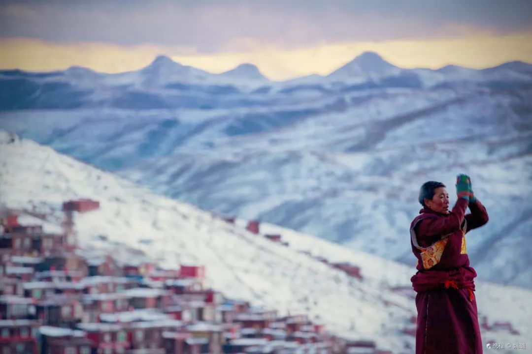 色达的雪景又火了来看看这个神圣地方冬天的样子