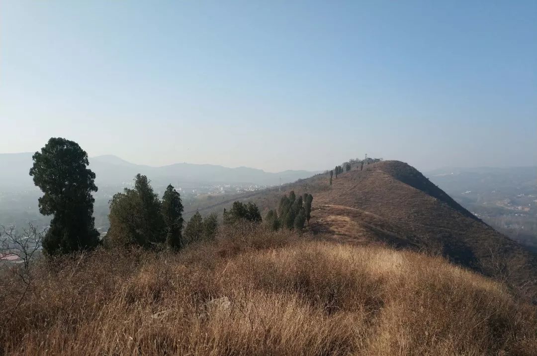 文丨桑晓东佛耳山在禹州市西部,磨街乡和鸠山镇交界处,属箕山山脉.