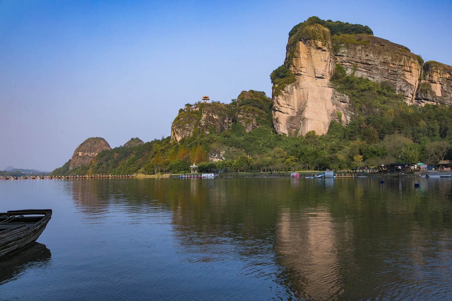 龙虎山名列中国七大最美丹霞,金枪峰,仙女岩看了让人害羞