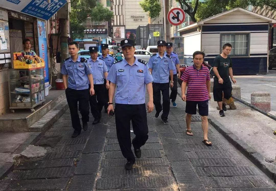 坡子街派出所最帅警察图片