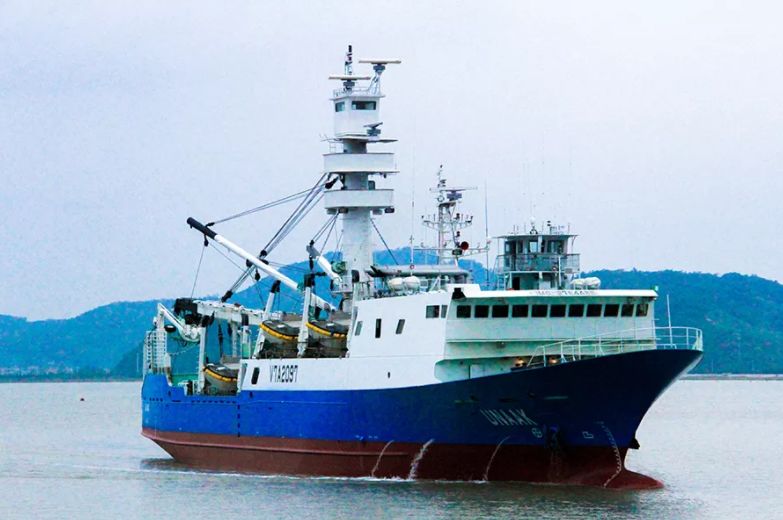 马尾造船公司3艘大型金枪鱼围网船顺利交付