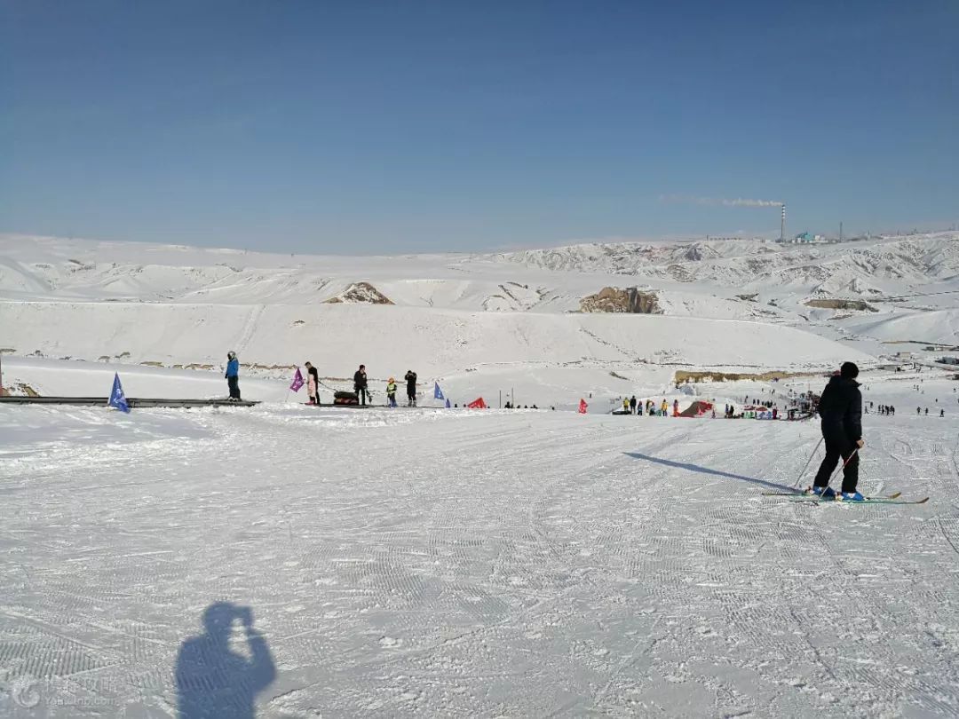 伊宁县开心滑雪场图片