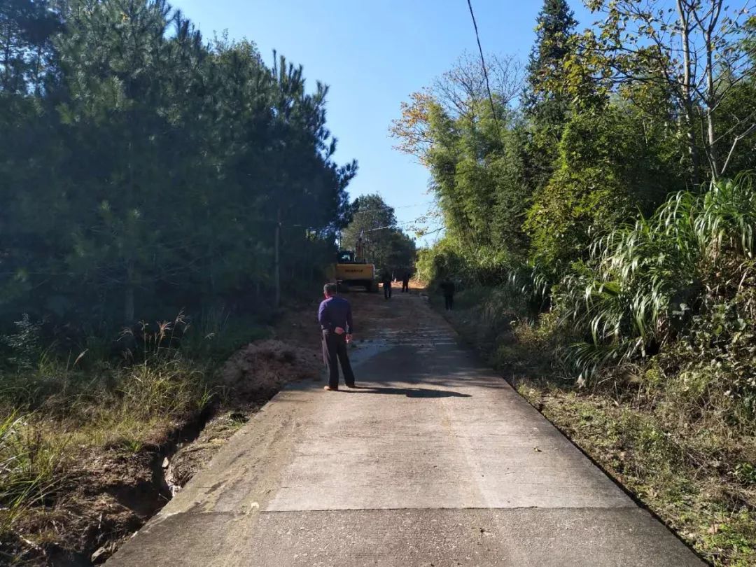 十方镇来福-壮畲公路起于来福村,止于和平村赤凹自然村,连接中赤乡壮