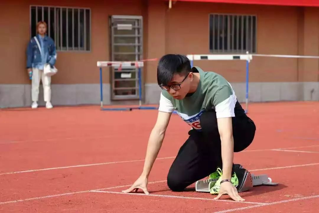 苗小喆郑志超 张腾熠 杜佳康 曹明辉 李吉翔 胡佳薇韩宇轩 孙钰宸 戚