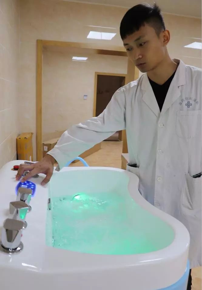 水城健康鲁西康复医院系列报道之五在全市首家开设水疗科室服务康复