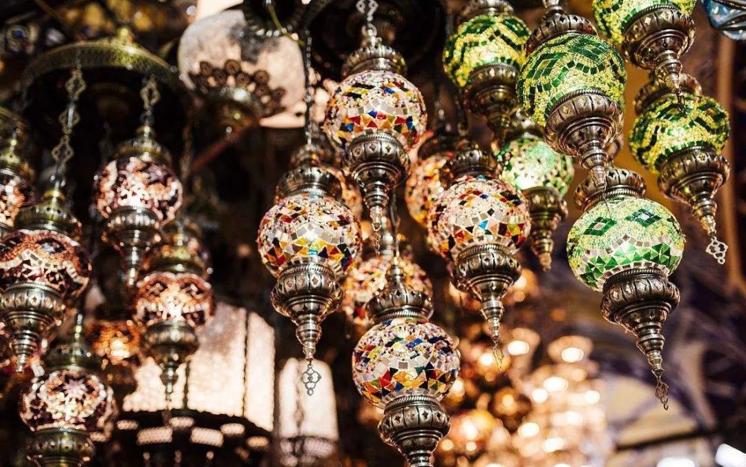 伊斯坦布尔的琉璃灯集市琳琅满目像梦开始的地方