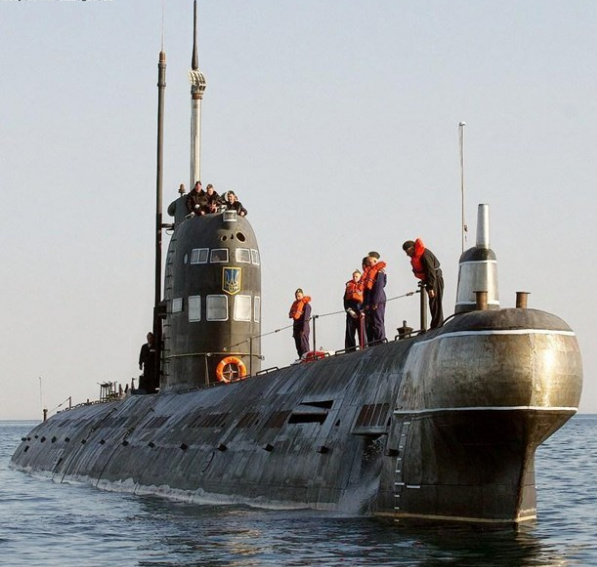 克兰海军非常弱小,图为乌克兰唯一的潜艇扎波罗热号潜艇