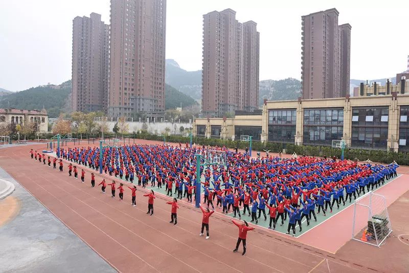 景山小学南校区图片