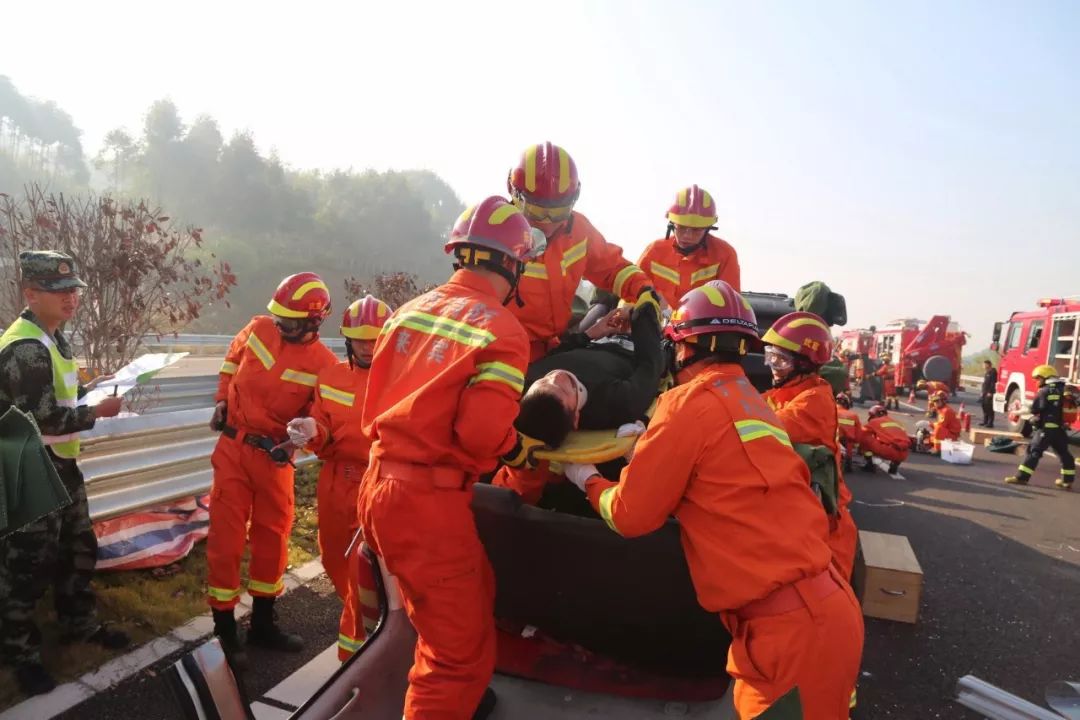 广西高速救援图片