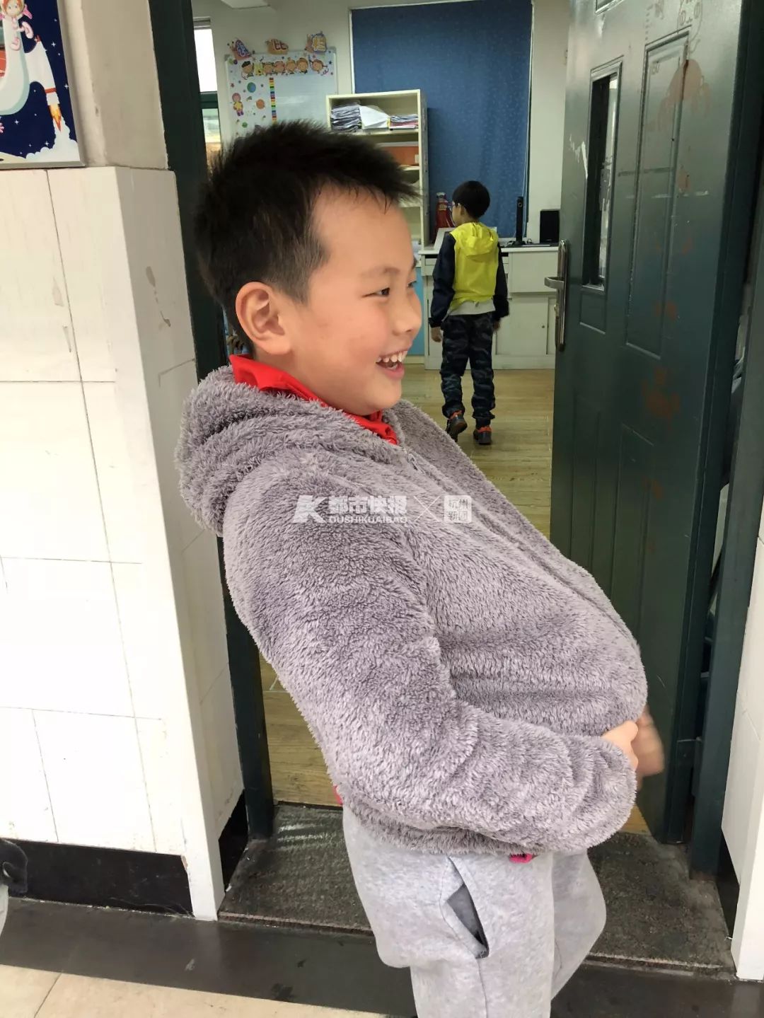 大肚子小男孩厉害图片