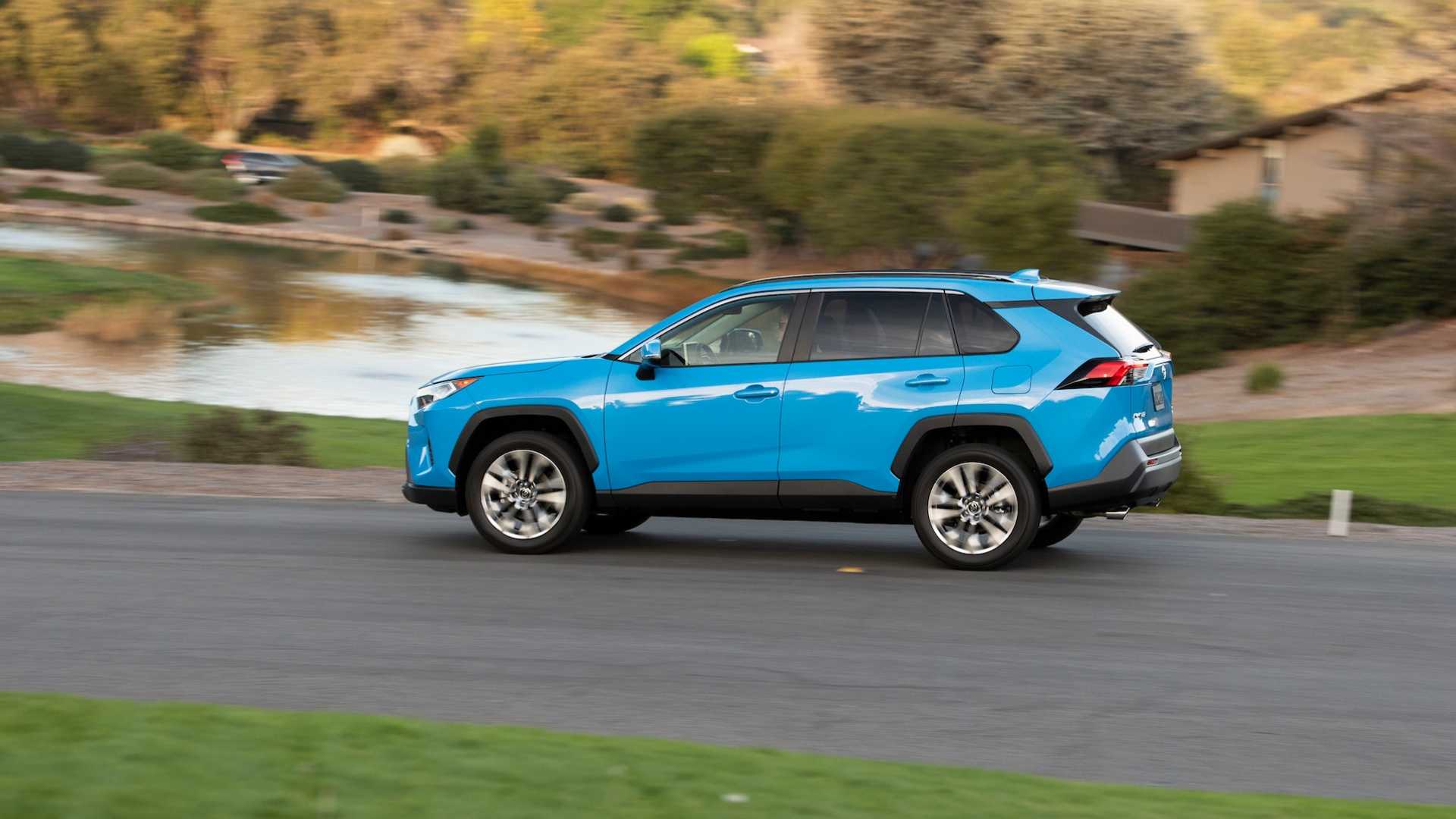 顶配售价41341美元 2.5l自吸 8at 2019款丰田rav4和c