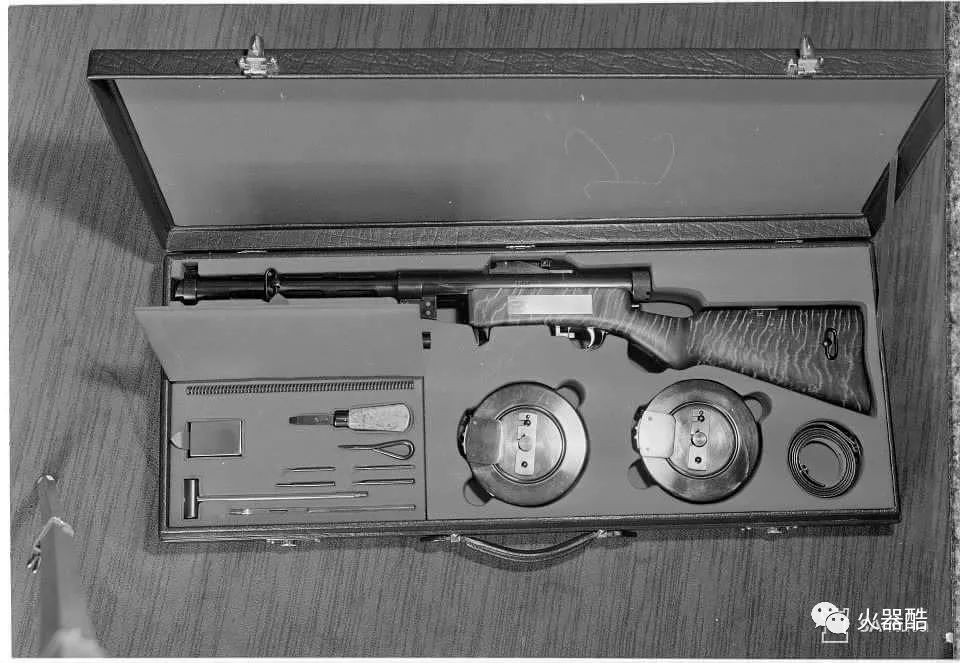 索米M1931式冲锋枪图片