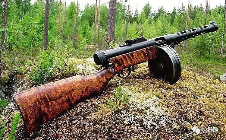芬兰索米冲锋枪图片