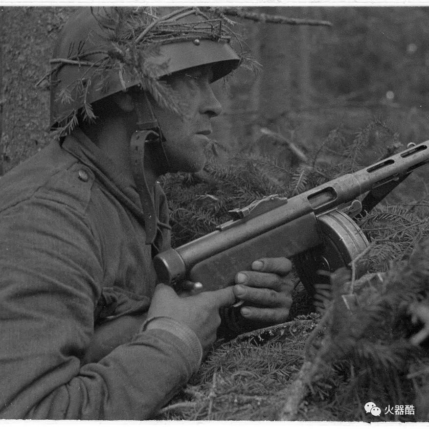 索米M1931式冲锋枪图片