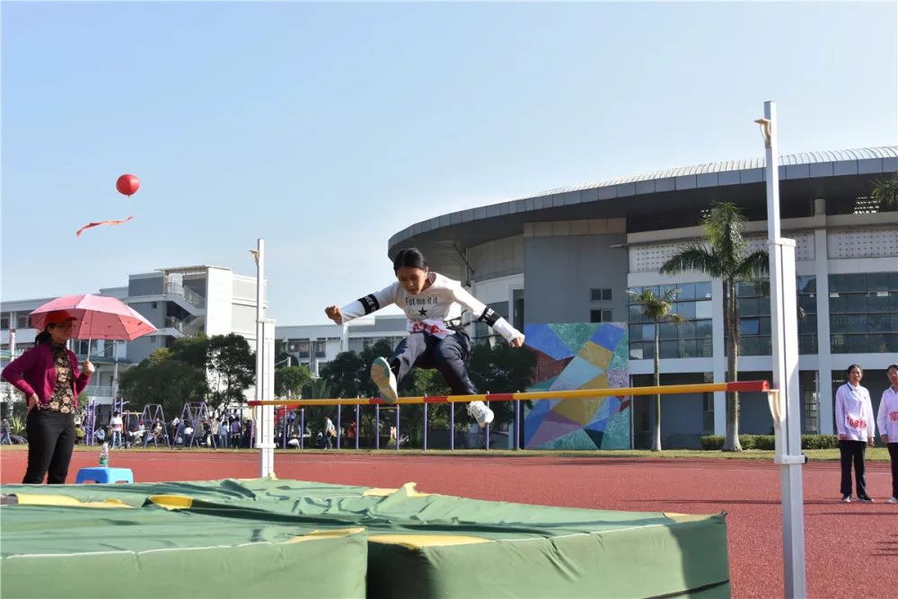 北大附校這屆運動員很行記高中部秋運會