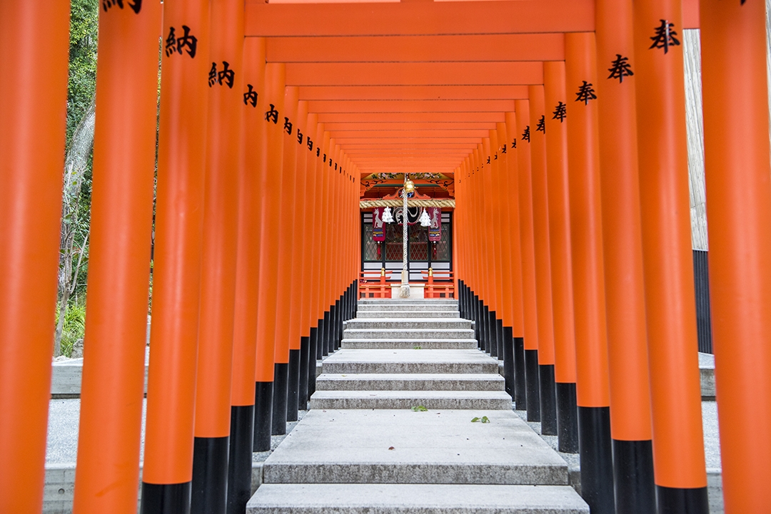 街是充滿歐陸風情的別墅建築群,而生田神社則保留了日本人的傳統信仰