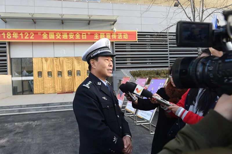 唐山交通警察支隊副支隊長楊建平接受採訪