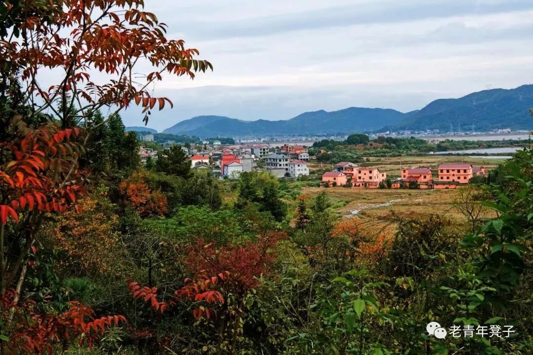 山水成卷书中有景山村释意