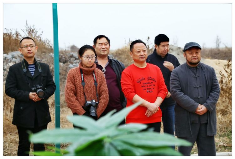 葛焱老师及周进老师为书画院揭牌葛焱老师讲话周进老师致辞祝贺