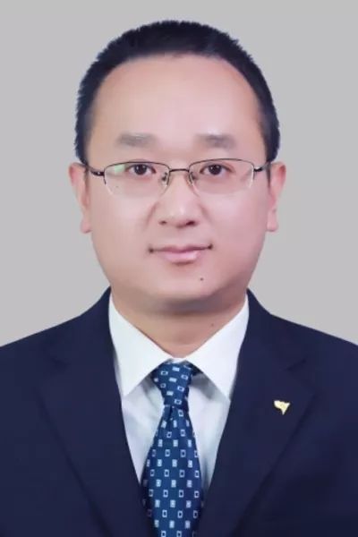 李佳锟,男,傈僳族,云南泸水人,1983年2月生,党校研究生学历,中共党员