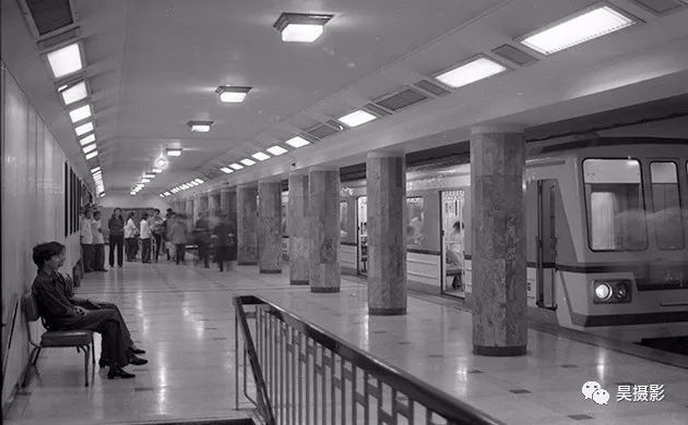 1984年9月,地铁新华路站