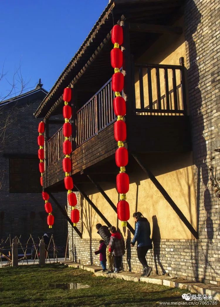 飄揚的幌子青磚小瓦土坯牆——遵化碧桂園·戀鄉小鎮這裡就是吸引了一