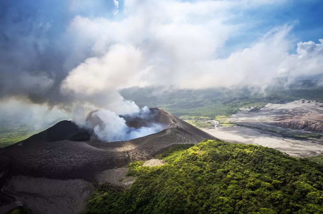 瓦努阿圖|關鍵詞:水下郵局,最可親近的活火山,裸族