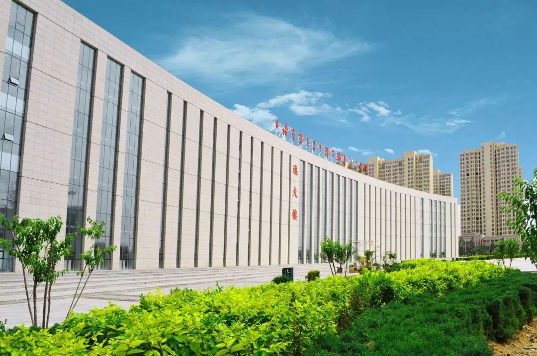 内蒙古科技大学行政楼图片