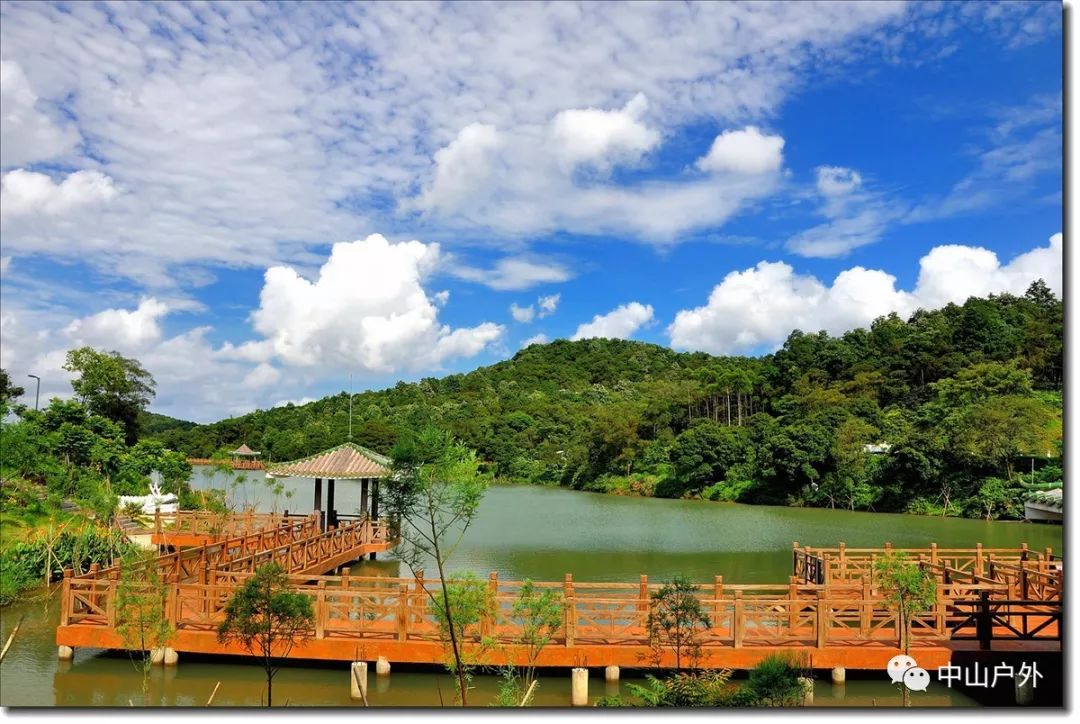 12月8日江門圭峰山叱石山穿越觀千年古剎賞楓葉流丹