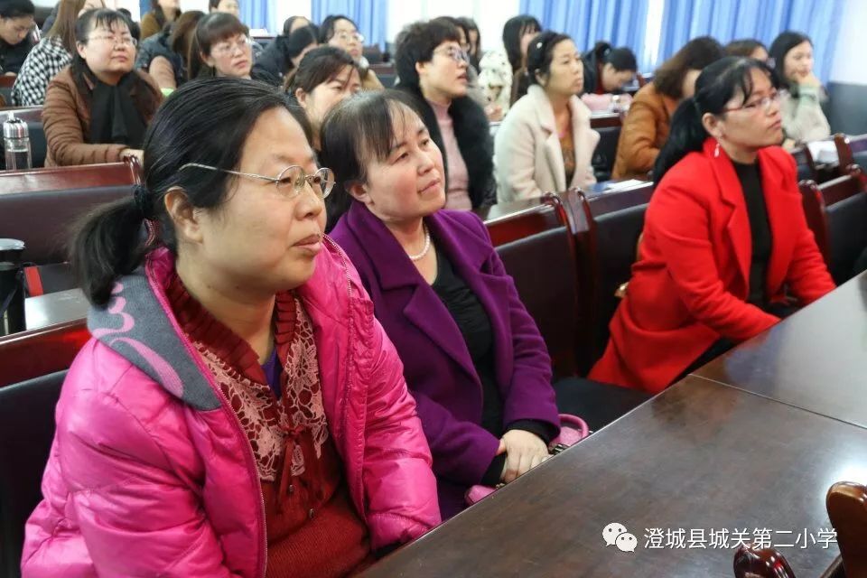 教师活动读名家圣贤享诗意人生城关二小教师读书分享活动