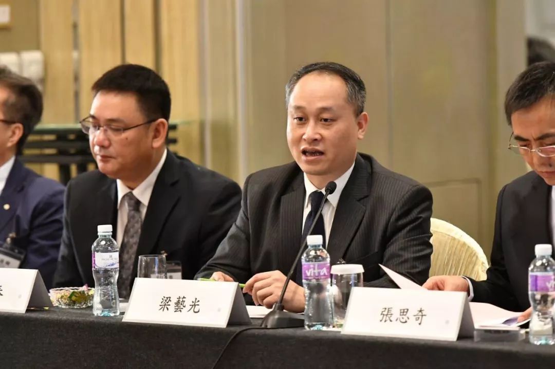 自治区商务厅梁艺光副厅长在会上致辞,并就广西投资环境,桂港经贸合作