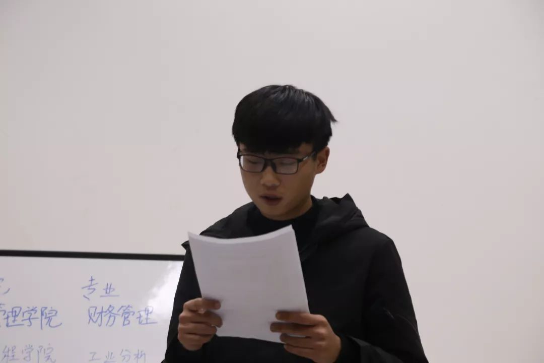 与信息工程学院:陆宇,葛畅,陈添乐,张盼盼机械与汽车工程学院:王培鑫