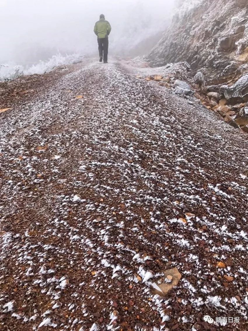 赣县宝莲山雪景图片