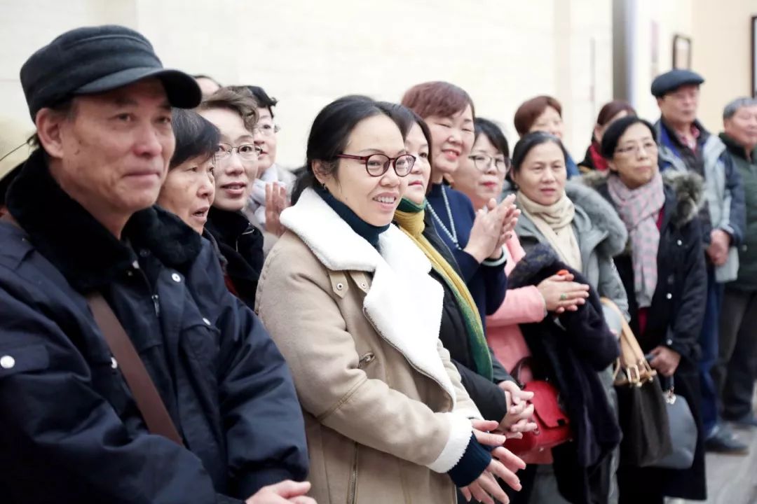 文氏新闻文祖云师生版画作品展在新疆克拉玛依市文化馆开幕