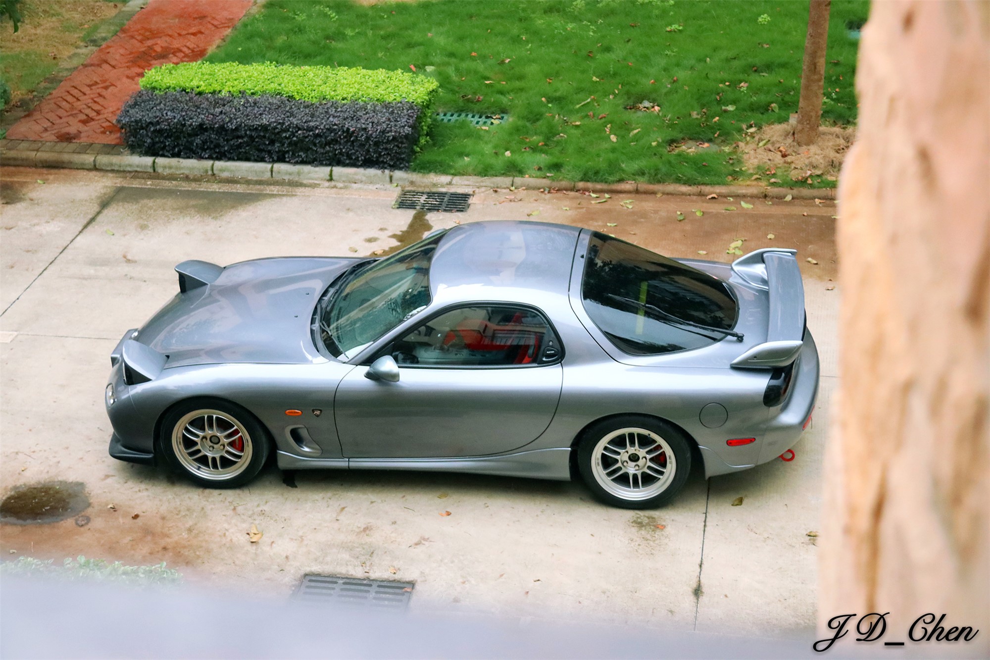 (單戀高橋啟介的巖瀨恭子座駕)mazda rx-7 fd3s(周杰倫開的那臺)藤原