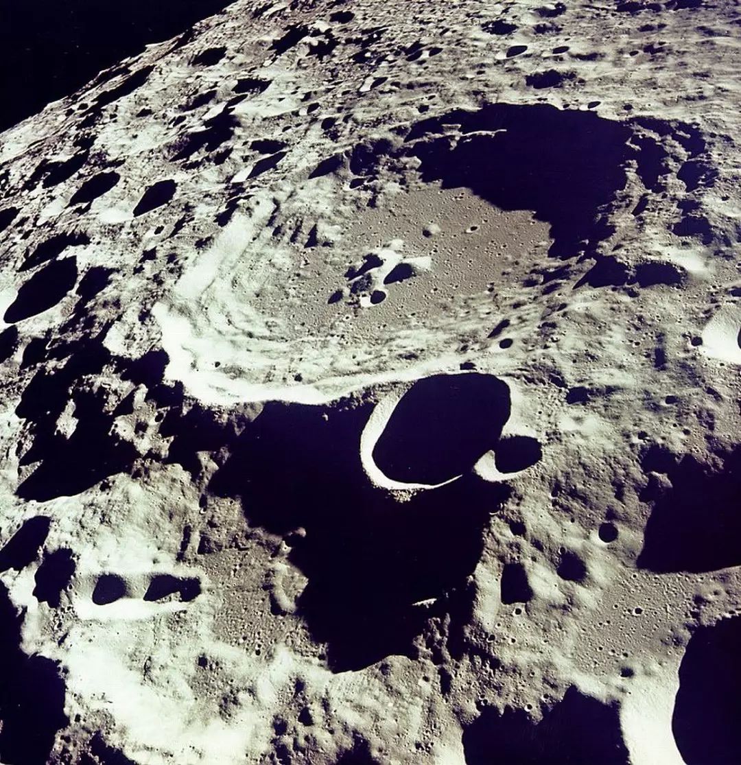 月球背面有外星人阿波罗登月是伪造的