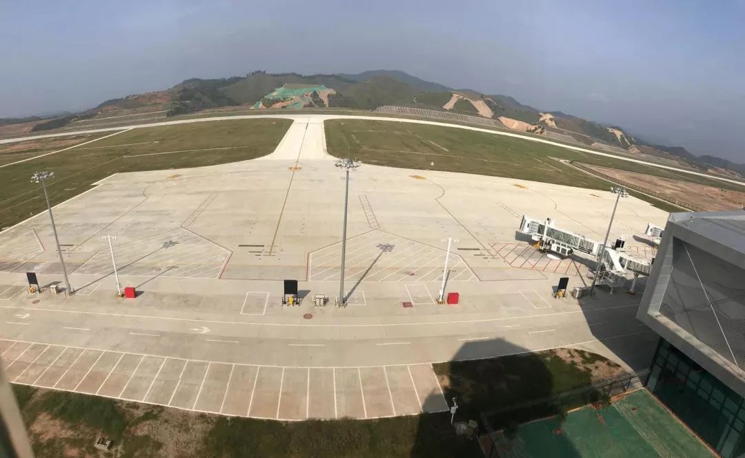今天位于藤县塘步的西江机场落成移交明年有望飞北京上海啦多图曝光