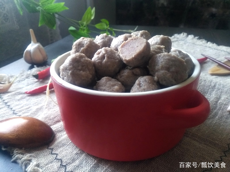 教你自制牛肉丸,無需手打,鮮嫩好吃,製作簡單,比吃牛肉方便_牛肉丸子