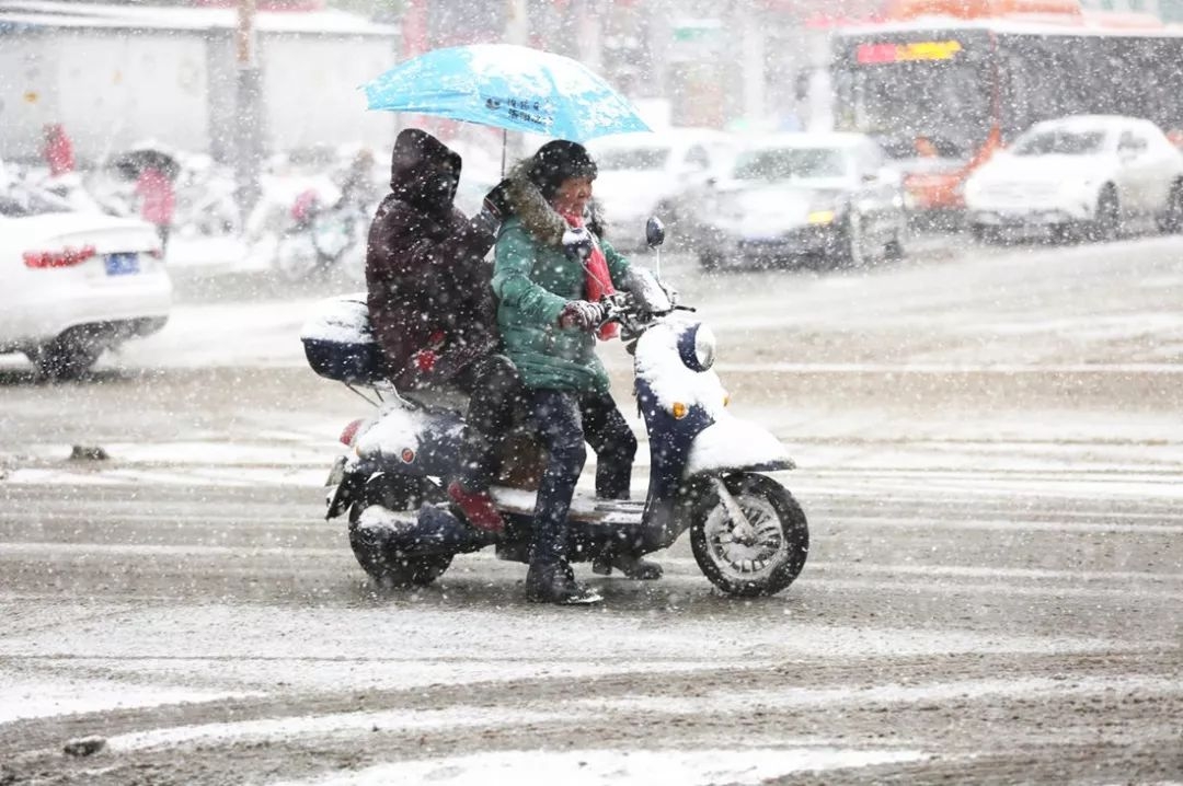 下雪天电动车骑行路上突然断电怎么办