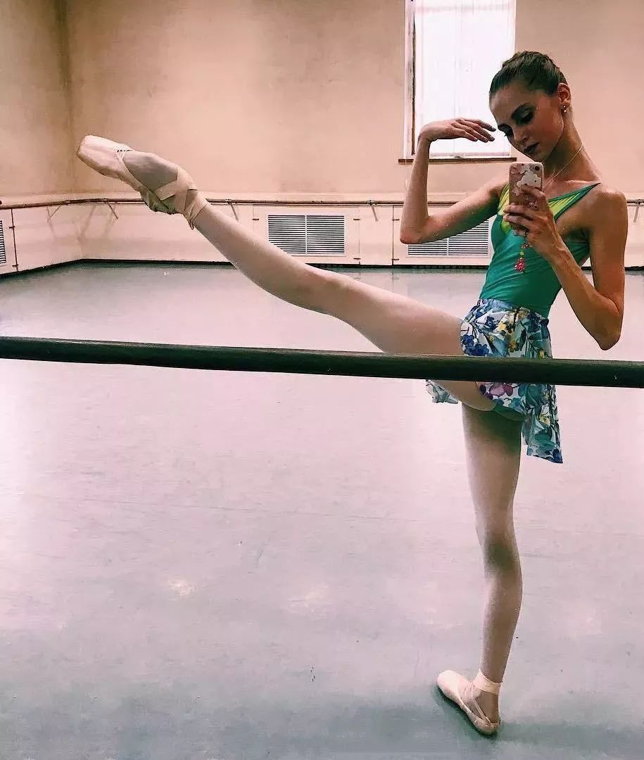 芭蕾小姐姐的腿,是世间的奇观