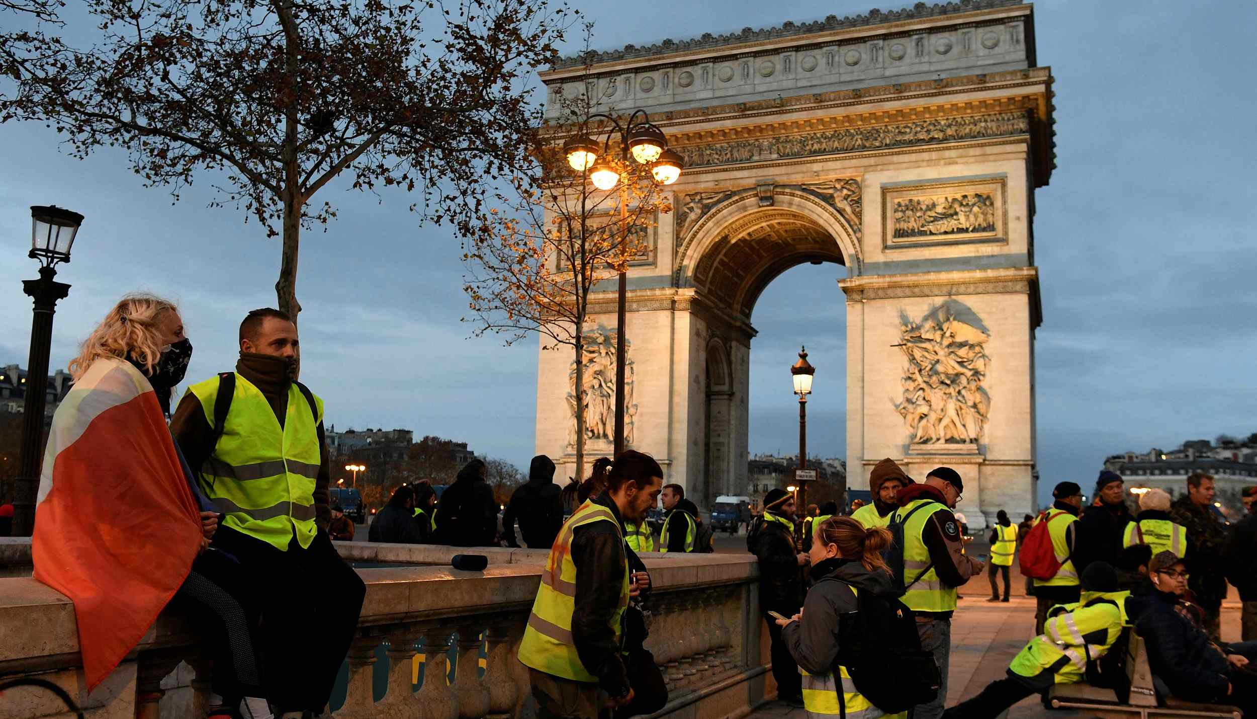 遊行前278名「黃馬甲」被捕，八千巴黎警察嚴陣以待 國際 第2張