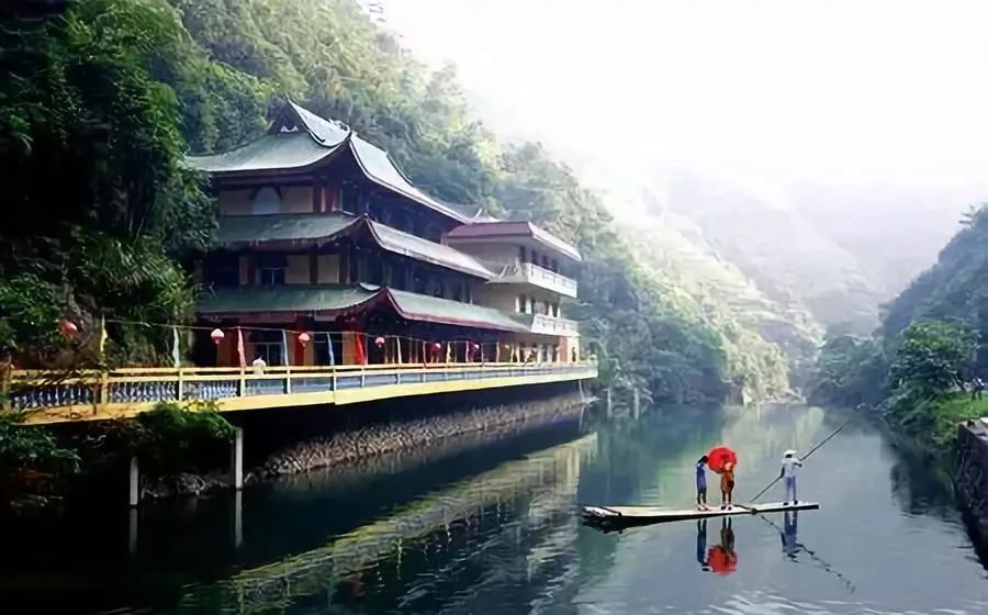 02雲頂雲頂是目前永泰最受歡迎的旅遊景區之一,位於永泰縣境內的青雲