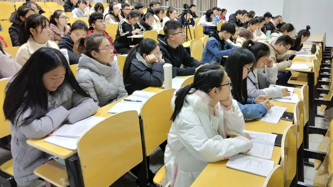 团学动态|化学化工学院学干培训_李鸿燕