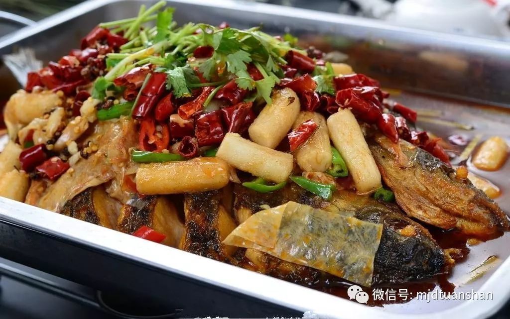 蓋飯檔口香辣魚丁紅燒丸子京醬肉絲小炒三丁杏鮑菇肉丁家常豆腐尖椒